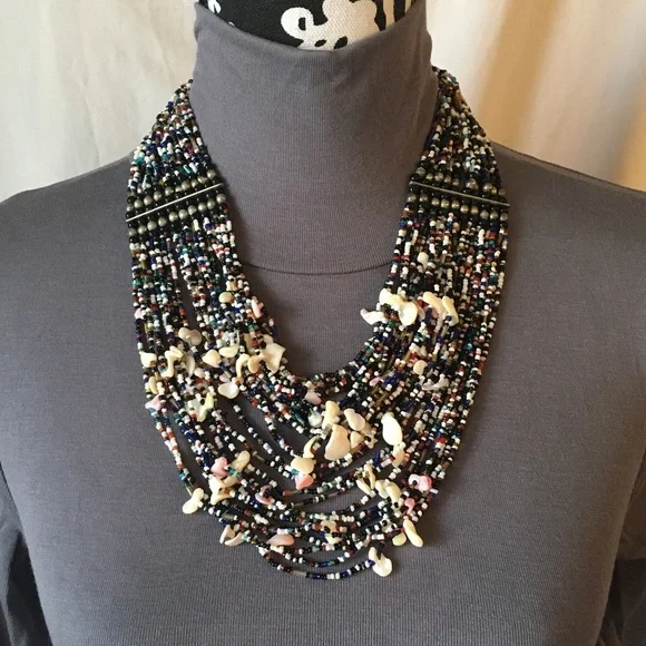 SOLD—Vintage 1970’s Beaded Seashell Tribal Layer Bib Necklace from Aruba - Picture 8 of 16